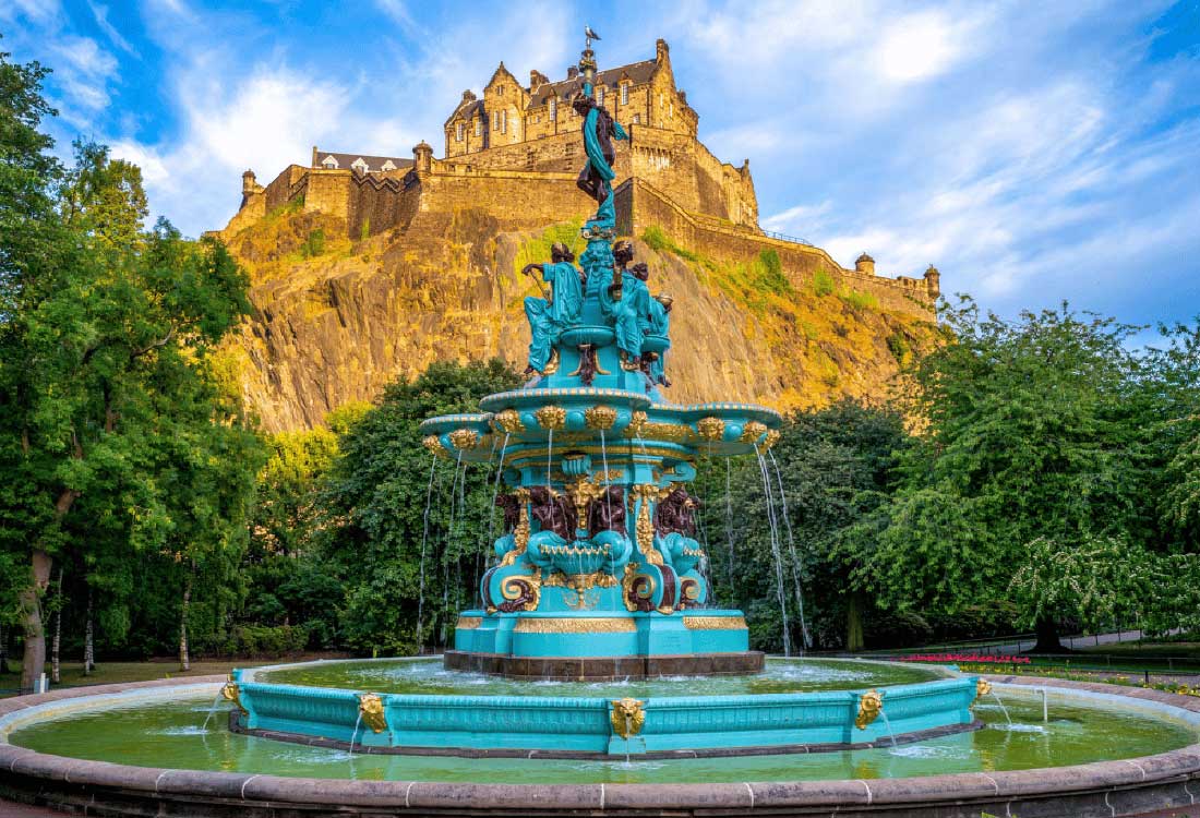 Auburn University at Montgomery study abroad: Edinburgh Castle and Ross Fountain in Princes Street Gardens, Scotland