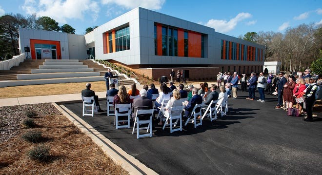 Community members and AUM's faculty and staff gathered for the Science and Technology Complex ribbon cutting ceremony.