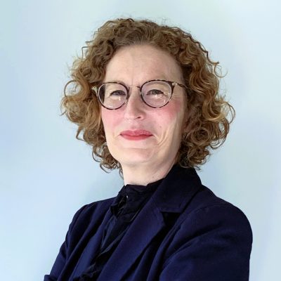 Robin McGill's professional headshot.